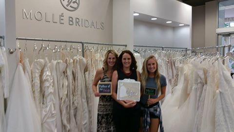 Bride Amanda Found her Wedding Dress!!. Desktop Image